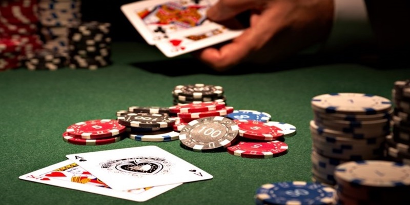 Luật chơi Poker đặt cược theo từng giai đoạn 